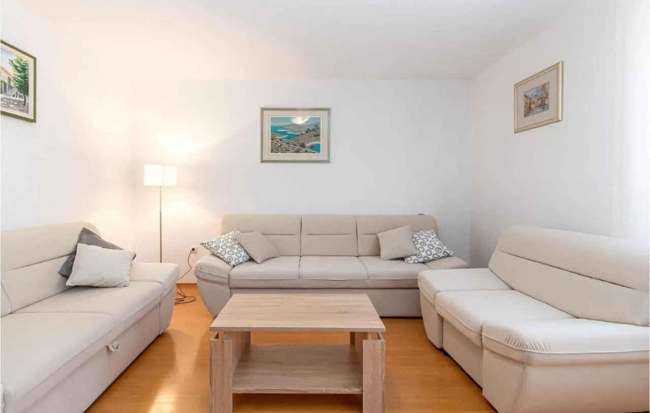 Apartment Apartman Luce Jadranovo
